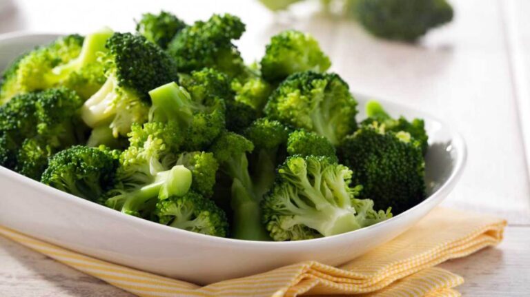 9 Powerful Benefits of Broccoli